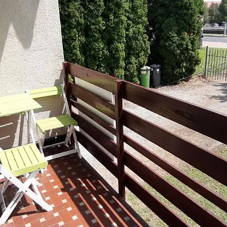 Rosy Apartman *